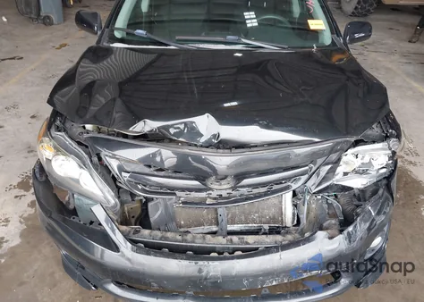 2011 Toyota Corolla S z USA, uszkodzony, nr VIN 2T1BU4EE2BC738044